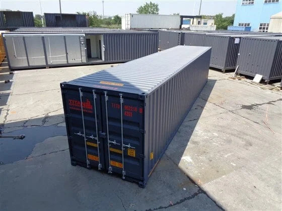 Contenedor estándar de 40 pies de segunda mano con doble puerta - Acero - Blanco - Alto 259,10 cm x Ancho 243,80 cm x Profundidad 605,80 cm