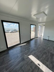 Contenedor Habitable 700×300 cm con Baño - 50x3 m - Acero - Nuevo - oficina modular
