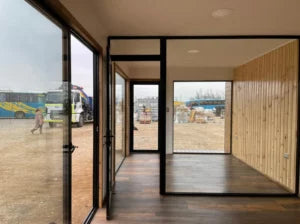 Proyecto Modular DALÍ 8×3 m – Espacio Libre con Medio Baño - 8x3 m - Acero - Negro - Nuevo