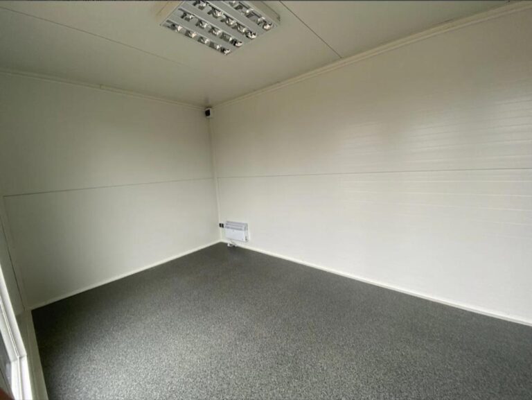 Contenedor Comercial «Linz» 6×2,83 m – Sala de Ventas - 6x2,83 m - Madera - Nuevo