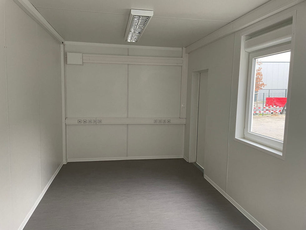 Contenedor Oficina 6,75x2,42m Aislado RAL 9002 | Ref 2350
